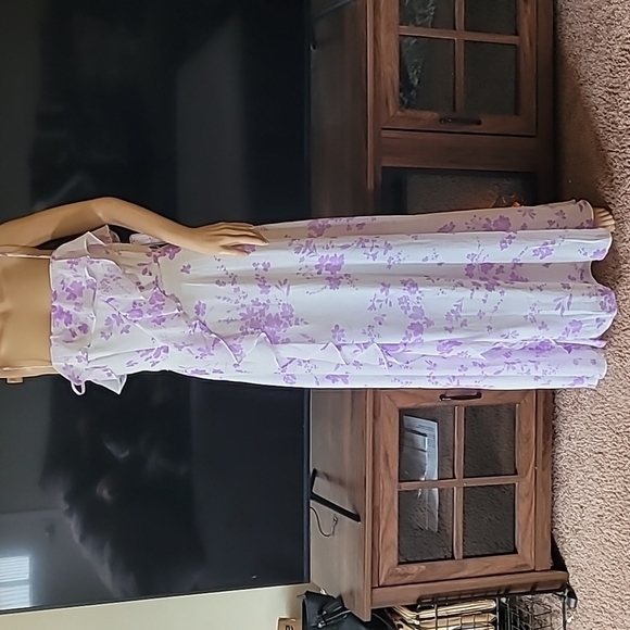 Premier Amour White & Purple Floral Maxi Amour Sleeveless Floral Maxi Dress - Picture 4 of 17